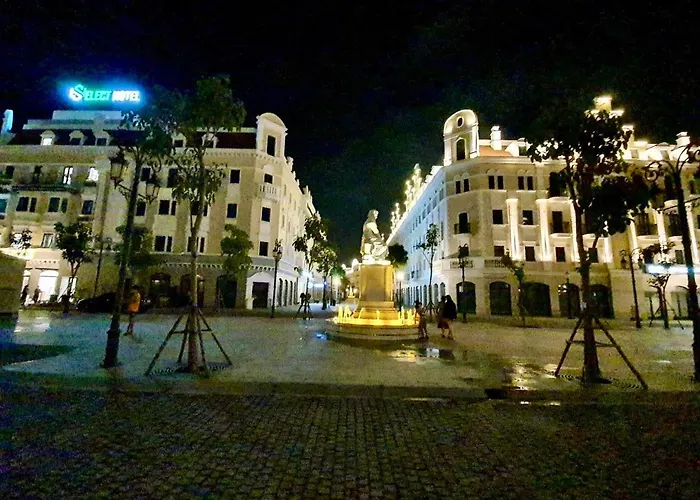 Hotel Lucasta Hạ Long